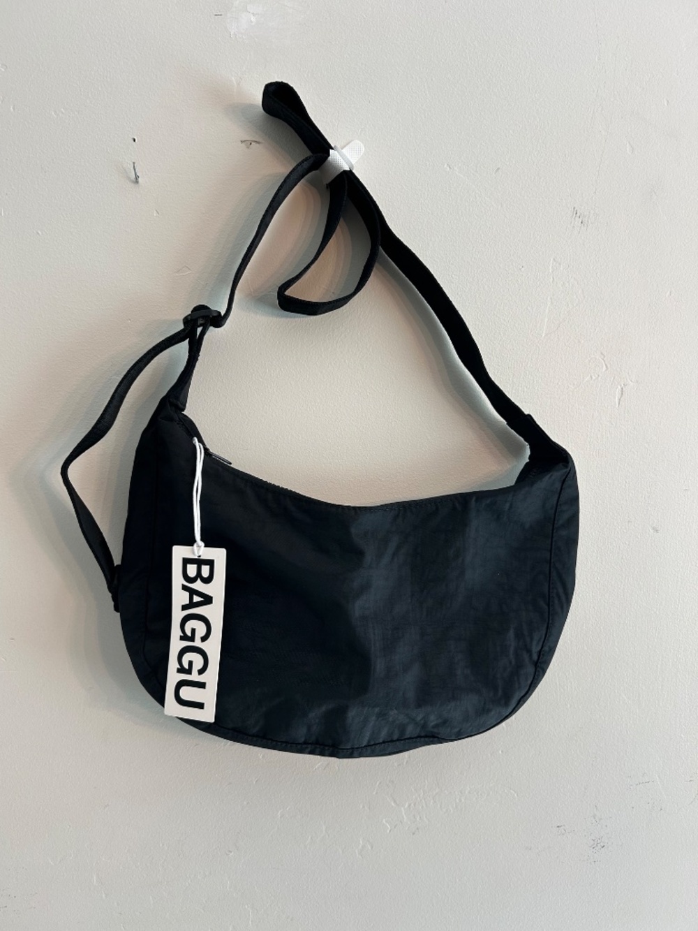 BAGGU Black Crescent Shoulder Bag